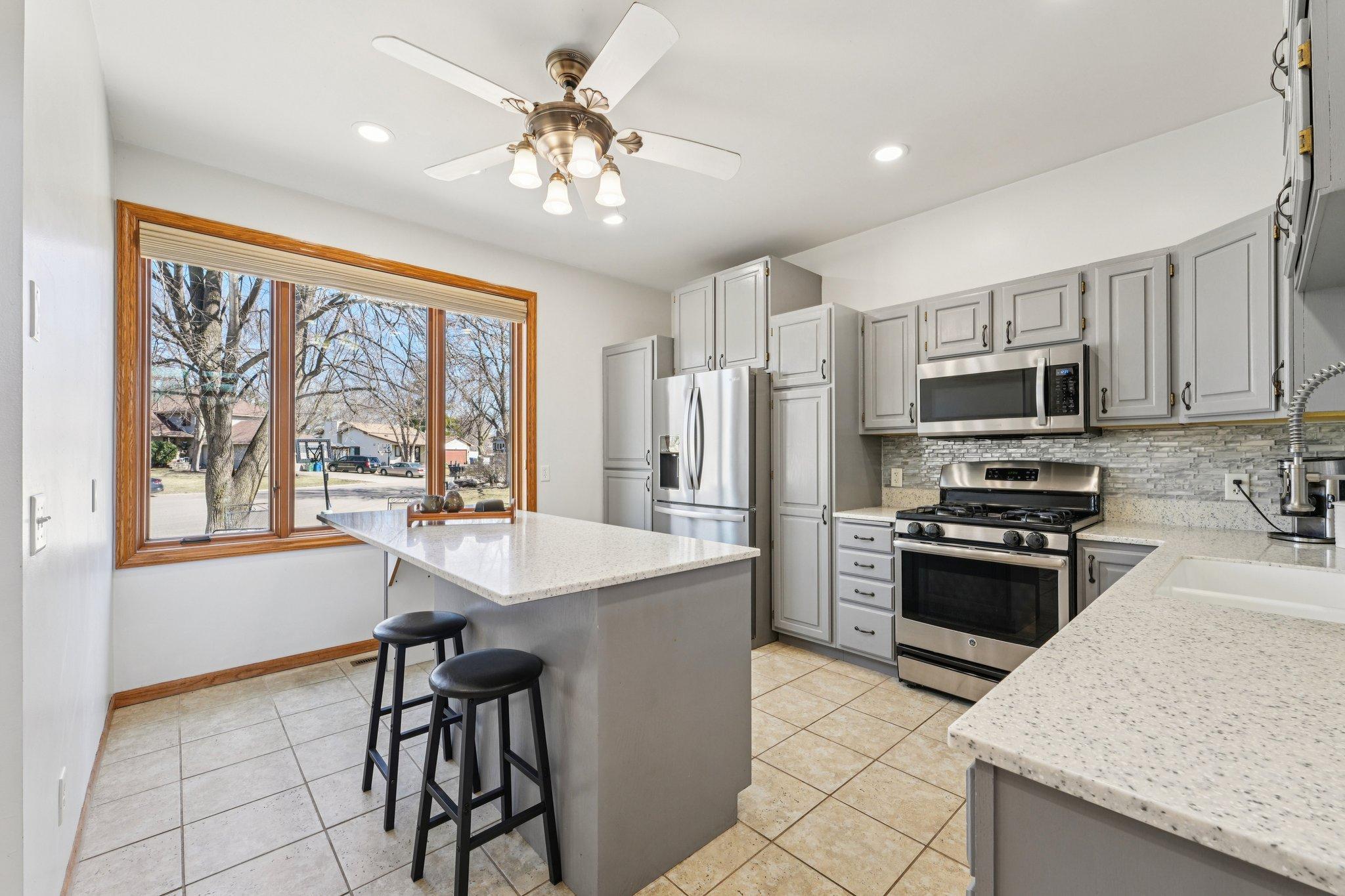 12137 88th Place North Maple Grove, MN 55369 - Photo 4 of 53