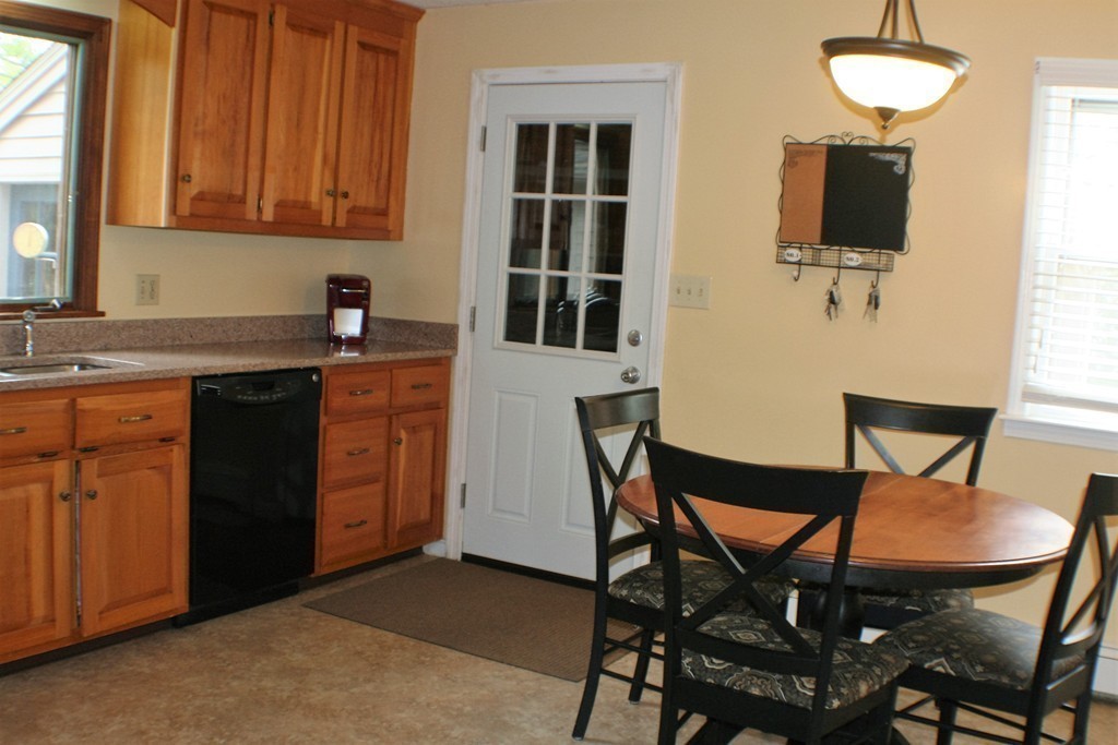 2 Pioneer Road Holden, MA 01520 - Photo 9 of 29 Gallery Image 9