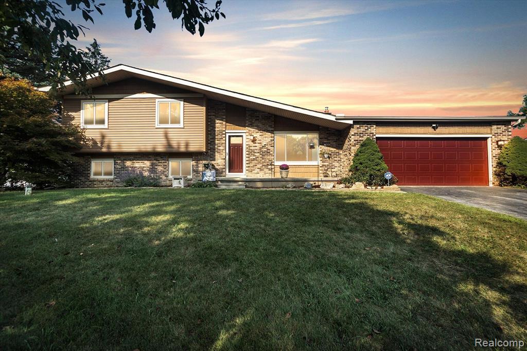 8502 Ridge Road, Goodrich, MI 48438 Compass