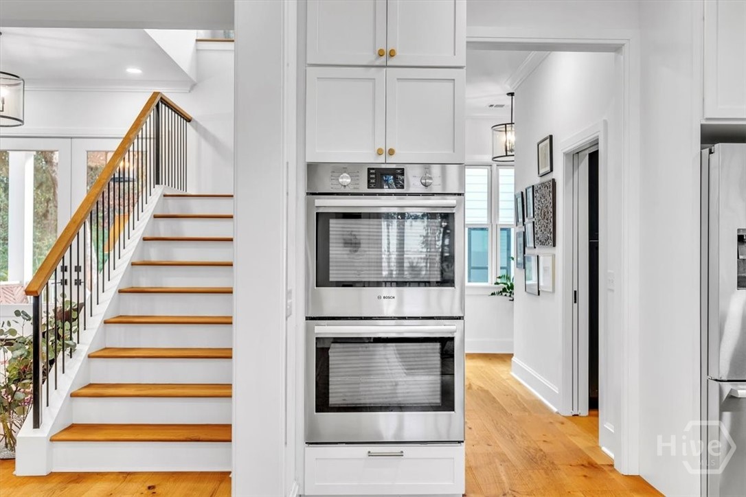 822 Dancy Avenue Savannah, GA 31419 - Photo 16 of 74 Bosch double ovens.