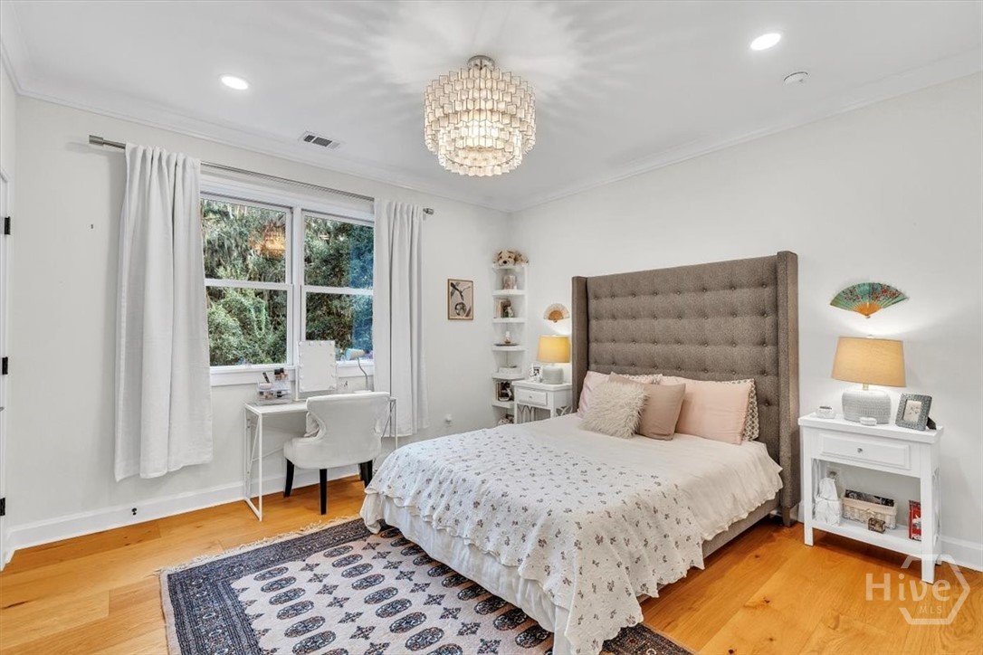 822 Dancy Avenue Savannah, GA 31419 - Photo 43 of 74 Large bedroom in upstairs suite.