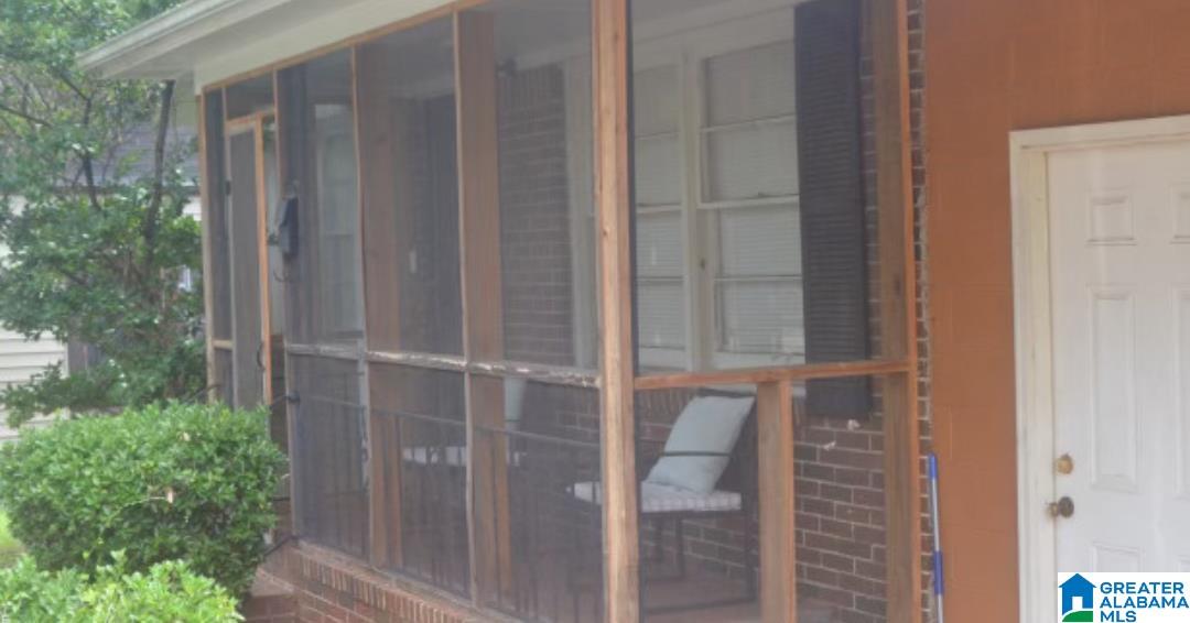 216 26th Street Southwest Birmingham, AL 35211 - Photo 3 of 21