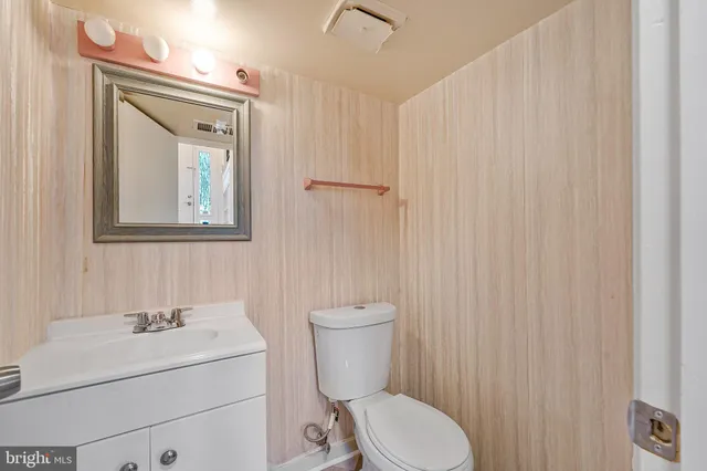 $659,900 | 1257 Magnolia Lane, Herndon, VA 20170