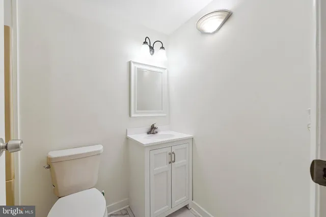 $659,900 | 1257 Magnolia Lane, Herndon, VA 20170