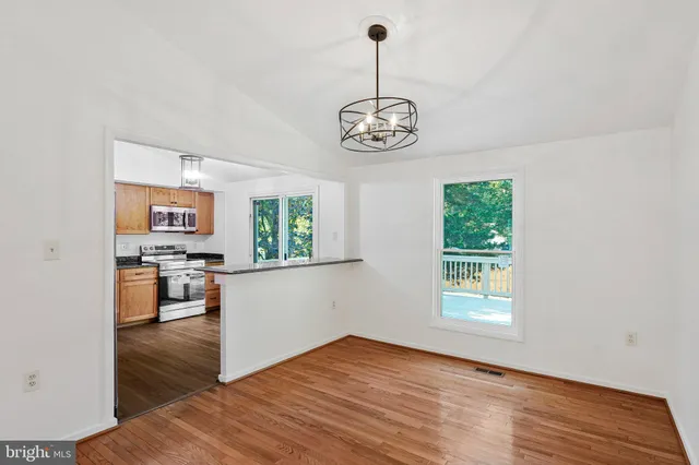 $659,900 | 1257 Magnolia Lane, Herndon, VA 20170