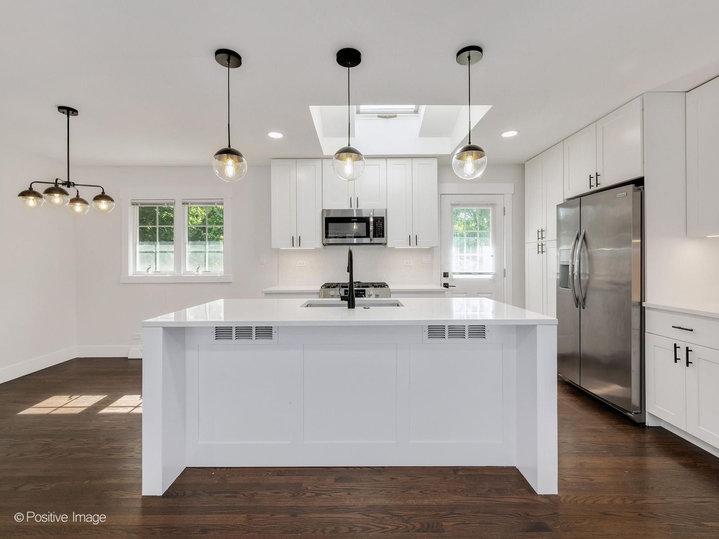 808 Delles Road Wheaton, IL 60189 - Photo 8 of 27
