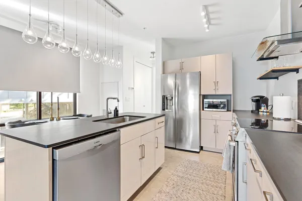 $2,050 | 510 All Saints Street, Unit 302, Tallahassee, FL 32301