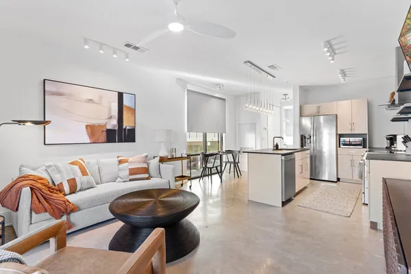 $2,050 | 510 All Saints Street, Unit 302, Tallahassee, FL 32301