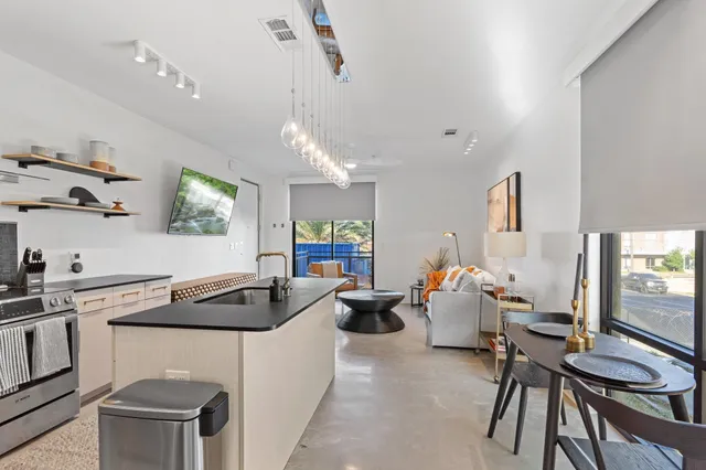 $2,050 | 510 All Saints Street, Unit 302, Tallahassee, FL 32301