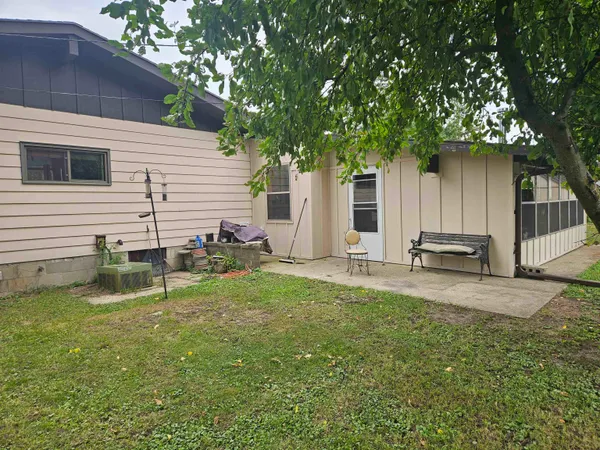 $229,500 | 3009 17th Street, Menominee, MI 49858