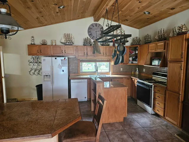 $234,000 | 3009 17th Street, Menominee, MI 49858