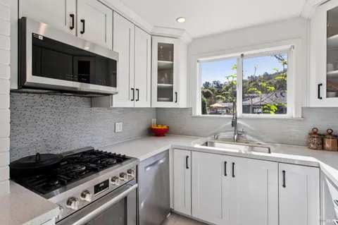 $1,250,000 | 253 Irwin Street, San Rafael, CA 94901