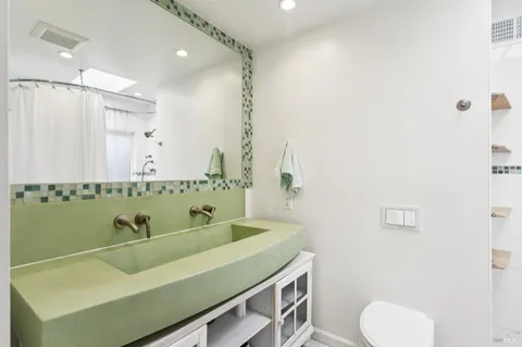 $1,250,000 | 253 Irwin Street, San Rafael, CA 94901