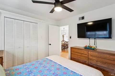 $1,250,000 | 253 Irwin Street, San Rafael, CA 94901