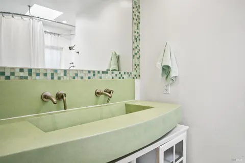 $1,250,000 | 253 Irwin Street, San Rafael, CA 94901