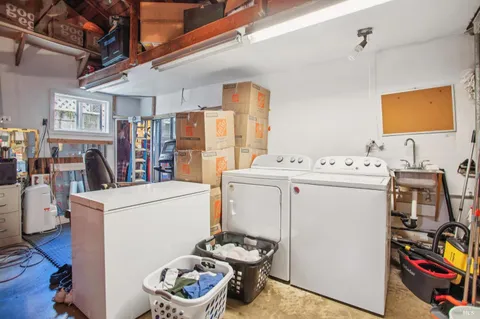 $1,250,000 | 253 Irwin Street, San Rafael, CA 94901