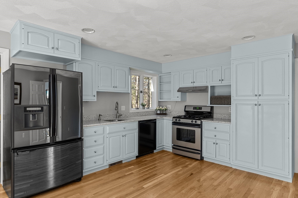 3 Barnbridge Circle Framingham, MA 01701 - Photo 10 of 42