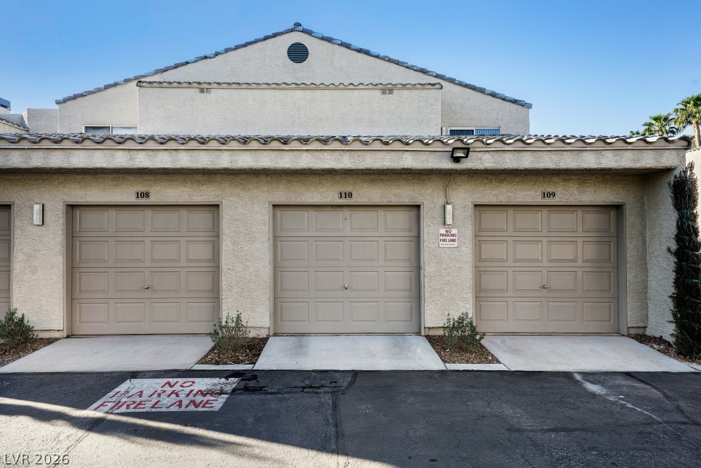6250 West Flamingo Road, Unit 110 Las Vegas, NV 89103 - Photo 15 of 25 Single car garage (middle location)