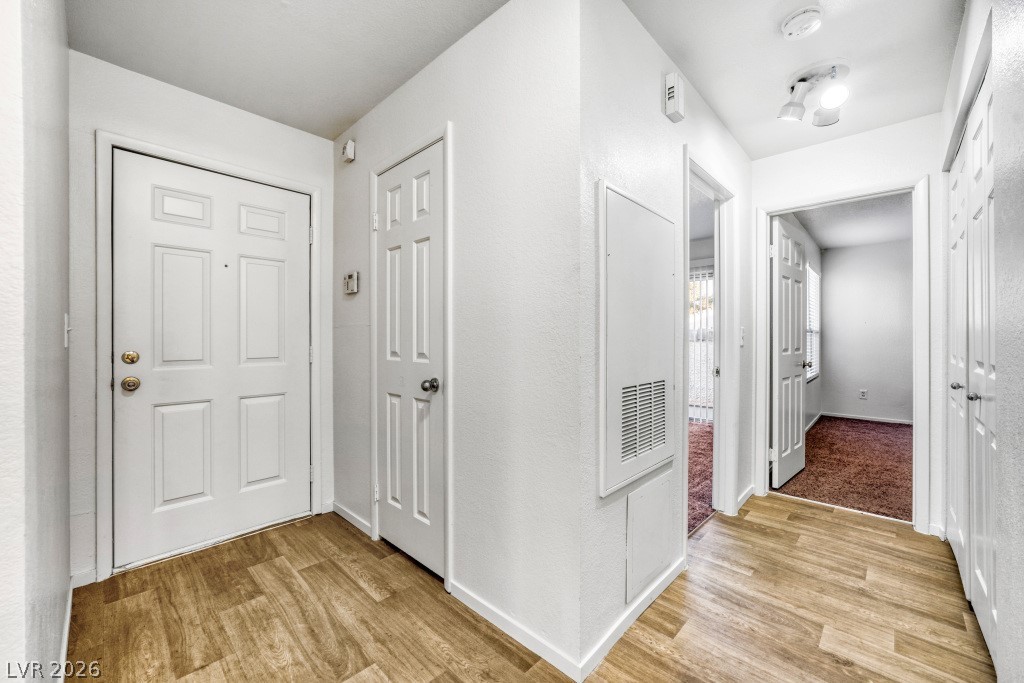 6250 West Flamingo Road, Unit 110 Las Vegas, NV 89103 - Photo 3 of 25 Entry foyer