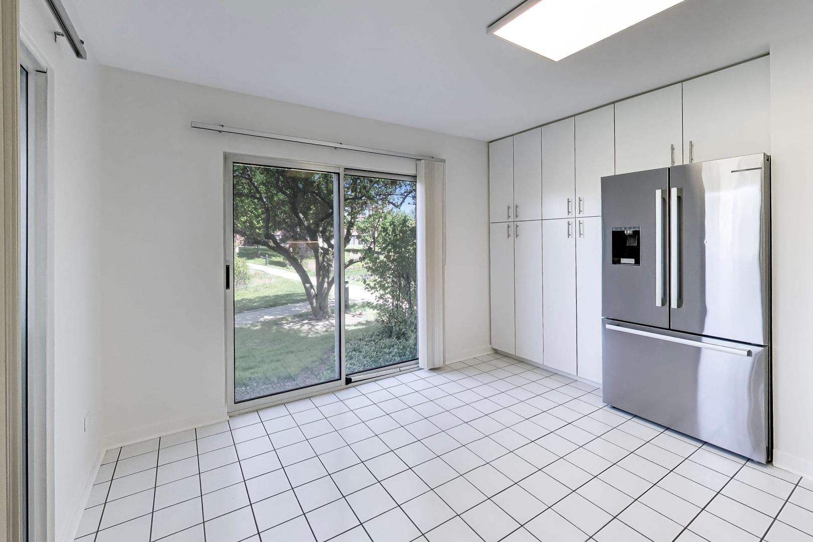 402 Kelburn Road, Unit 126 Deerfield, IL 60015 - Photo 9 of 24