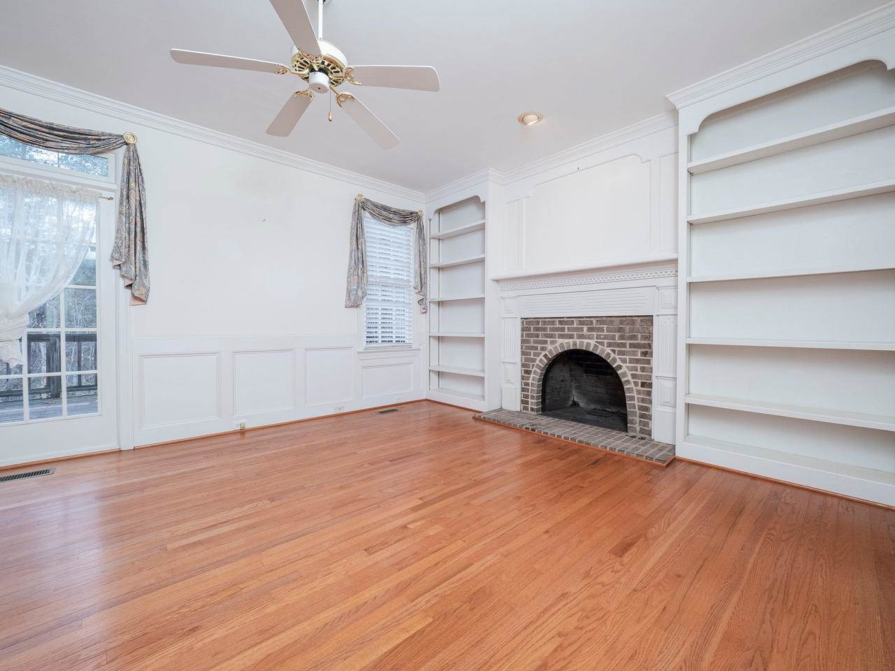 12013 Pembridge Lane Raleigh, NC 27613 - Photo 6 of 23 Family Room