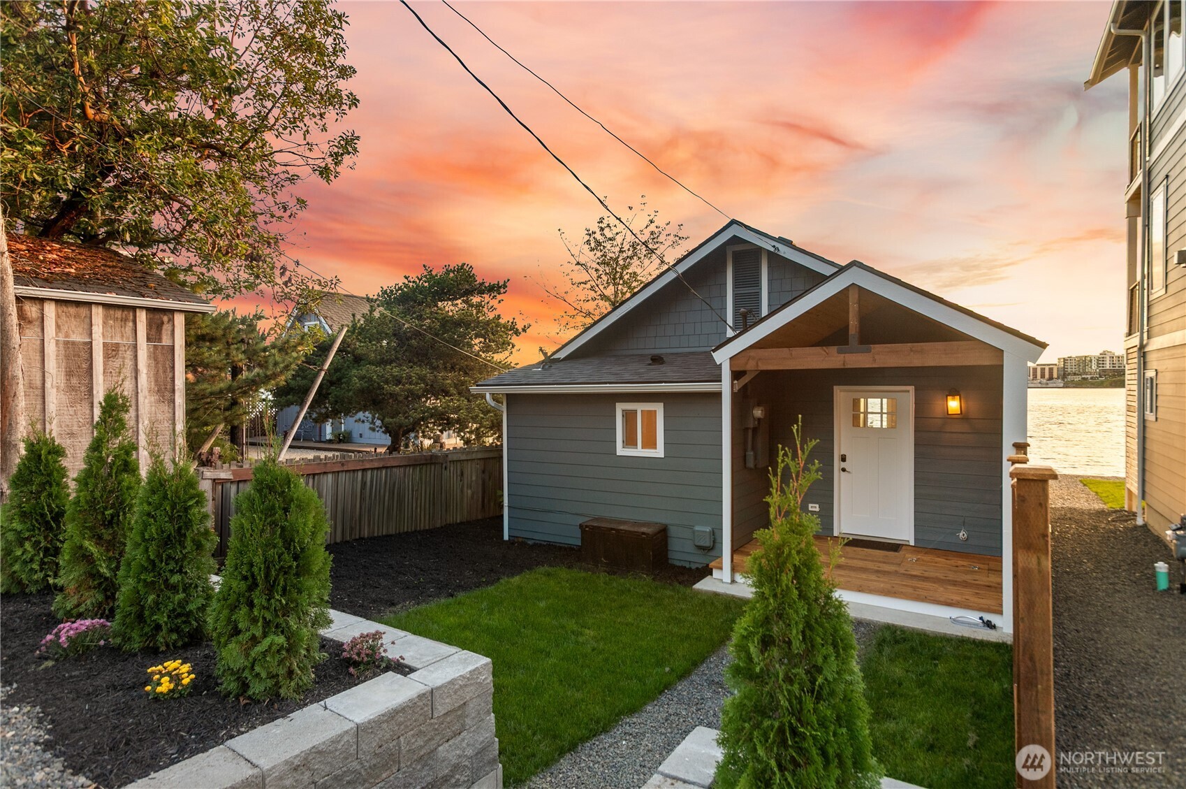 219 Shore Drive Bremerton, WA 98310 - Photo 5 of 25