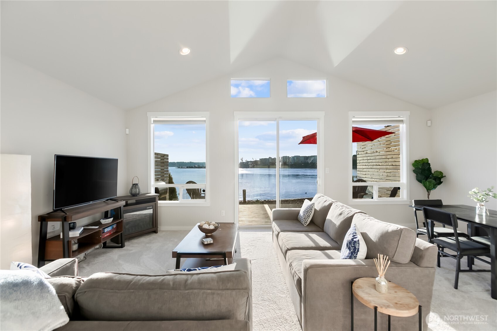 219 Shore Drive Bremerton, WA 98310 - Photo 10 of 25