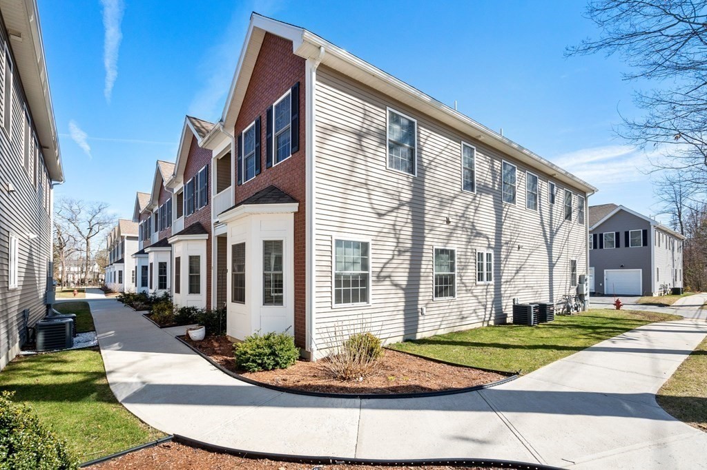 17 Hamel Way, Unit 17 Haverhill, MA 01835 - Photo 1 of 38