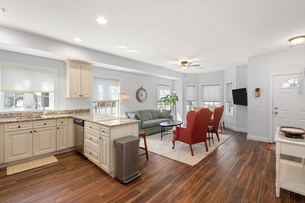 17 Hamel Way, Unit 17 Haverhill, MA 01835 - Photo 5 of 38