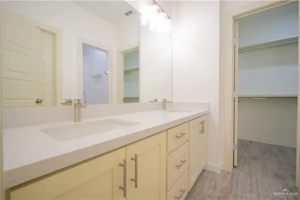 $1,300 | 3086 Briggs Road, Unit B, Weslaco, TX 78596