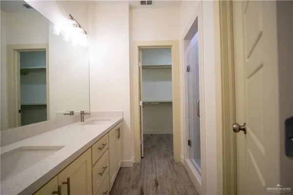 $1,300 | 3086 Briggs Road, Unit B, Weslaco, TX 78596