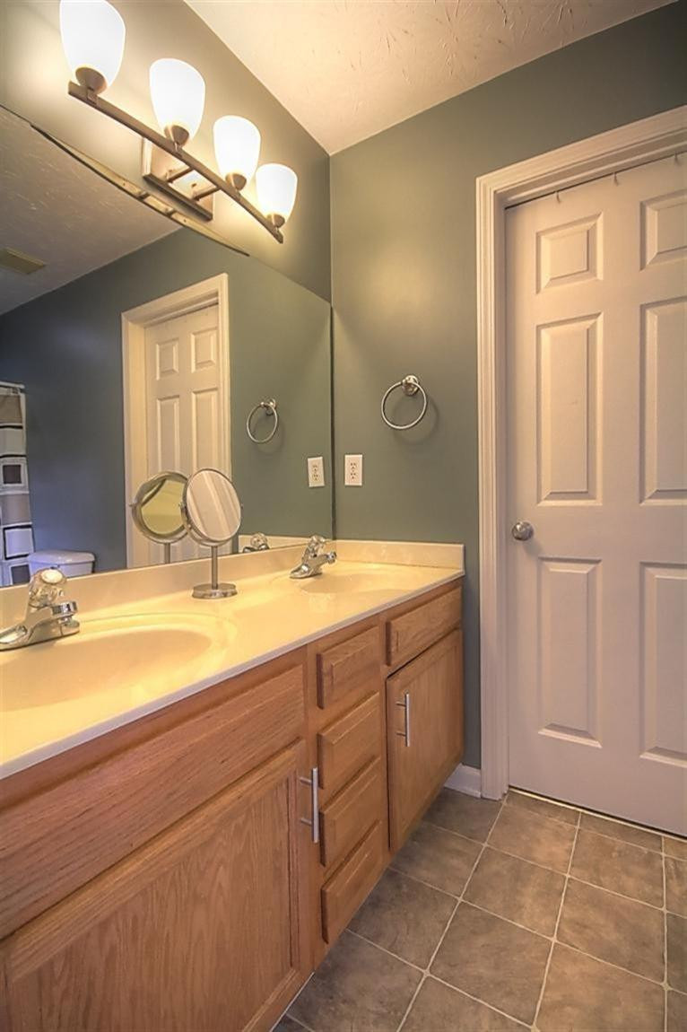 508 Bohicket Road Wilmore, KY 40390 - Photo 15 of 25 Master Bath with walk-in closet