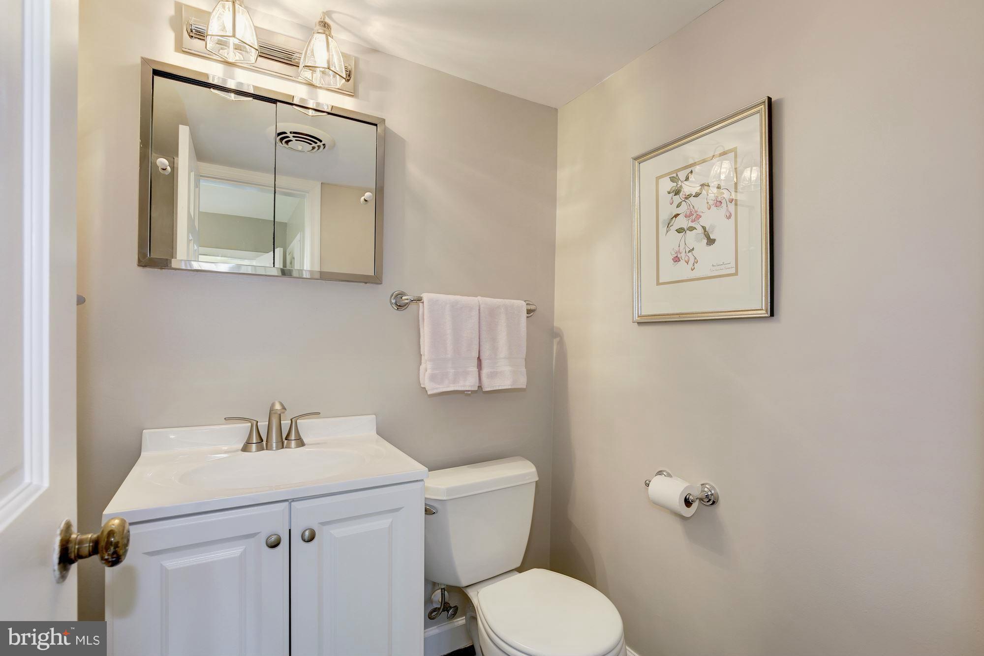 5600 Lamar Road Bethesda, MD 20816 - Photo 28 of 30 Powder Room