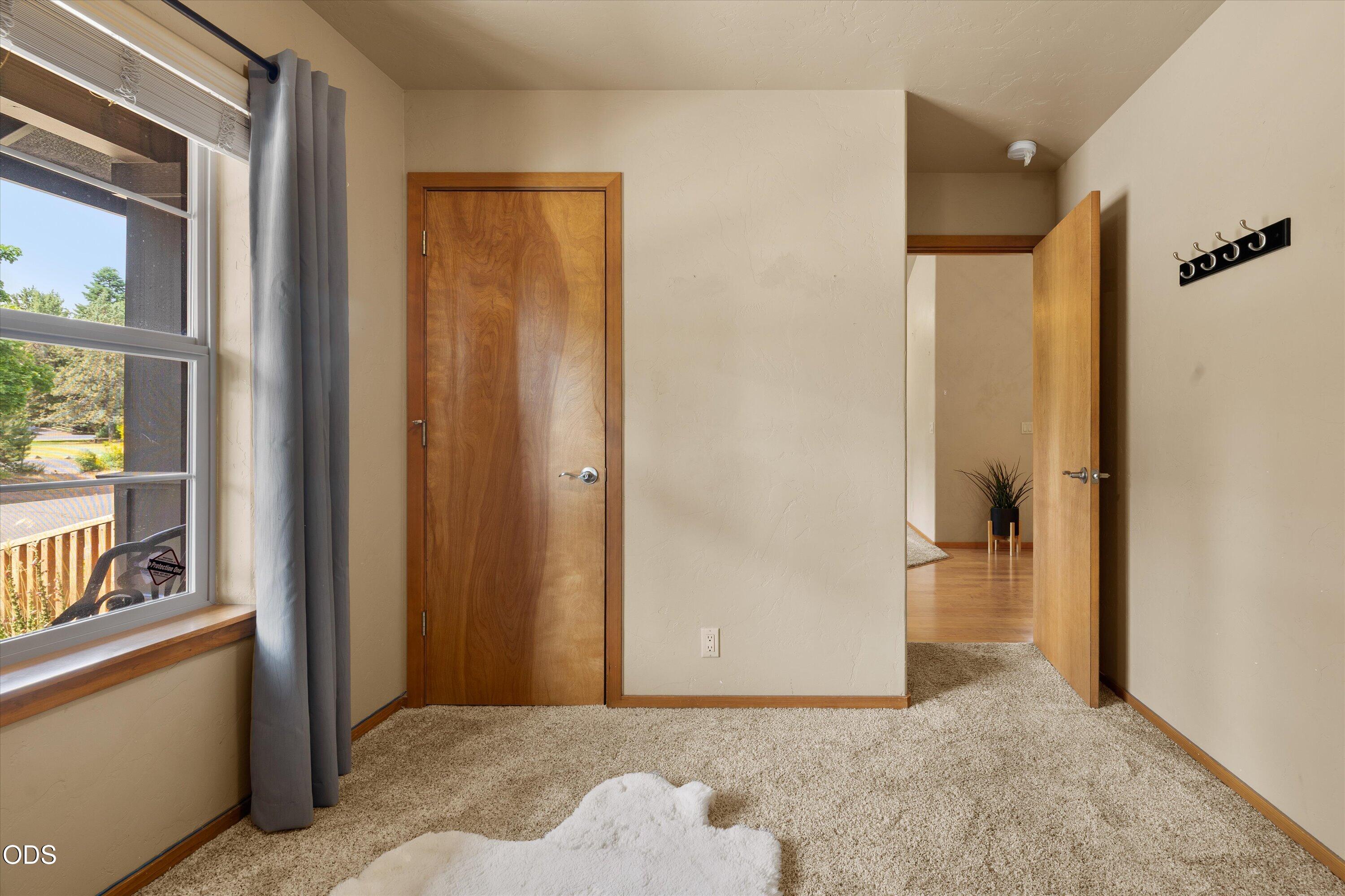 20358 Chase Road Bend, OR 97702 - Photo 16 of 32