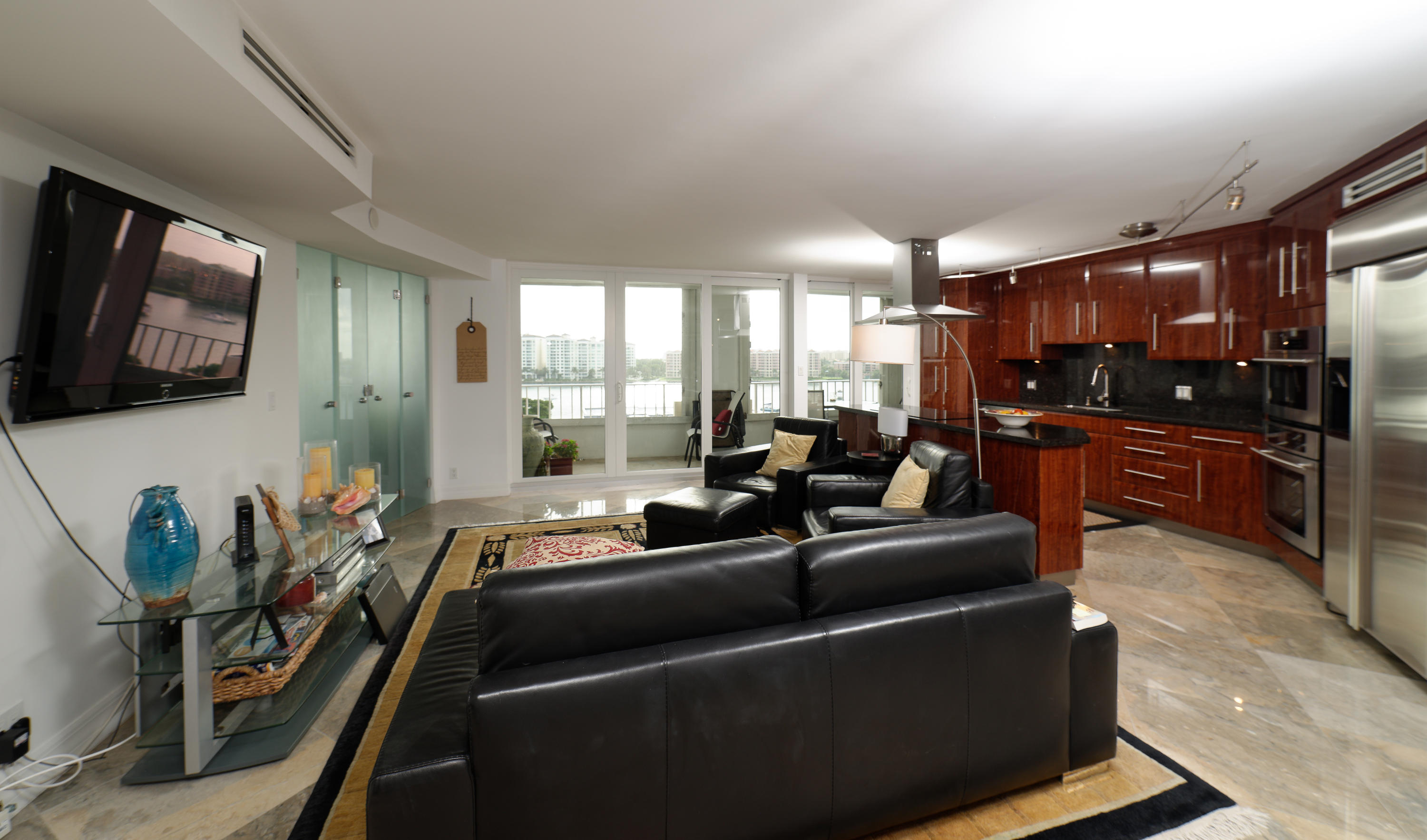 LIVING ROOM OVERLOOKING LAKE BOCA