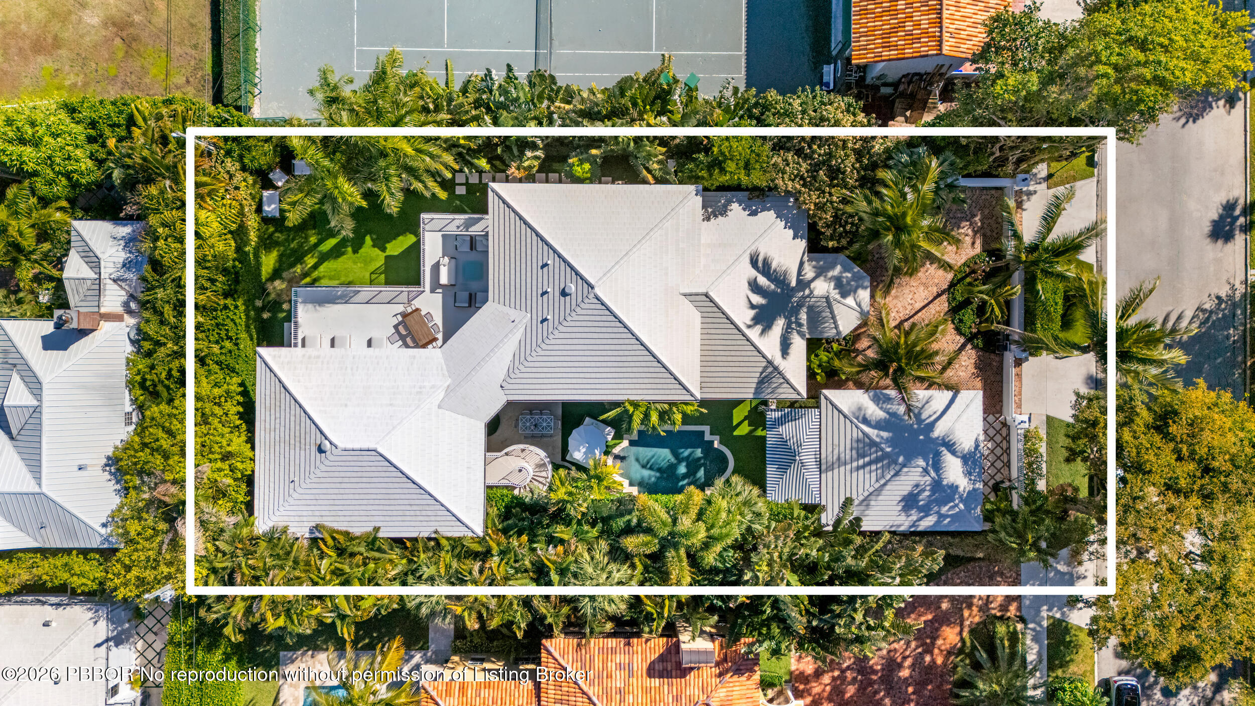 121 Seville Road West Palm Beach, FL 33405 - Photo 67 of 67 an aerial view of balcony with lots of plants and trees