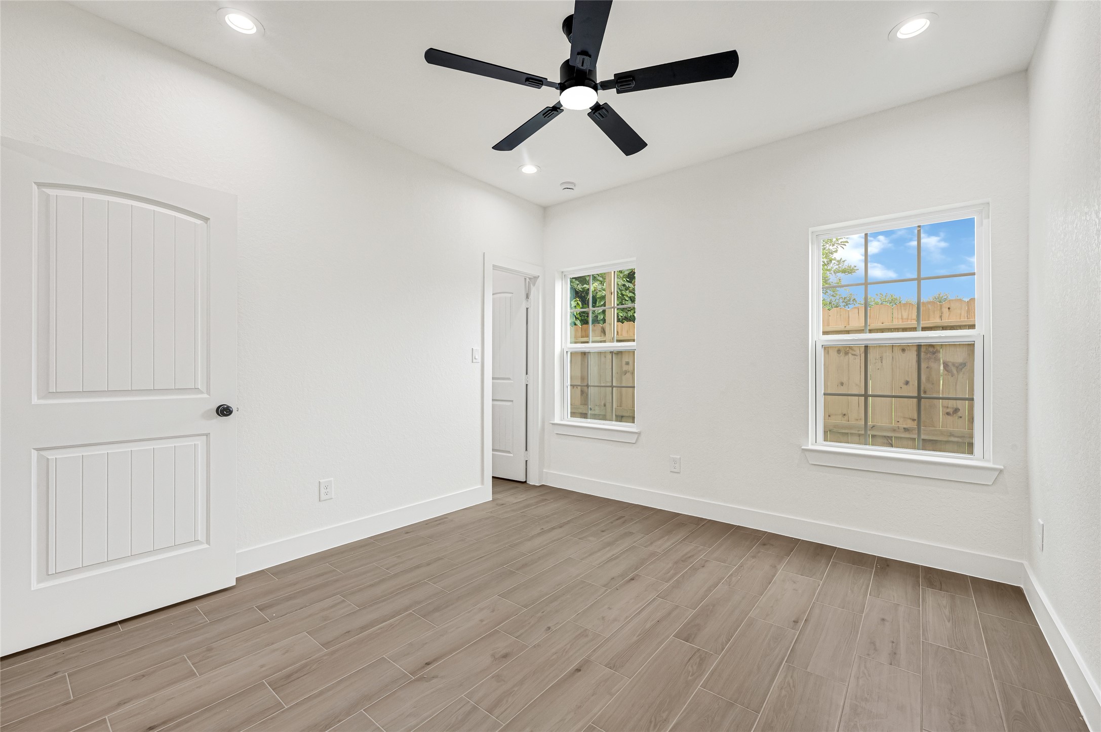 430 Rhode Island Street Houston, TX 77029 - Photo 13 of 29