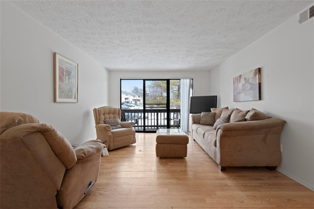 325 Ridge Point Circle, Unit 21 Bridgeville, PA 15017 - Photo 4 of 24 Gallery Image 4