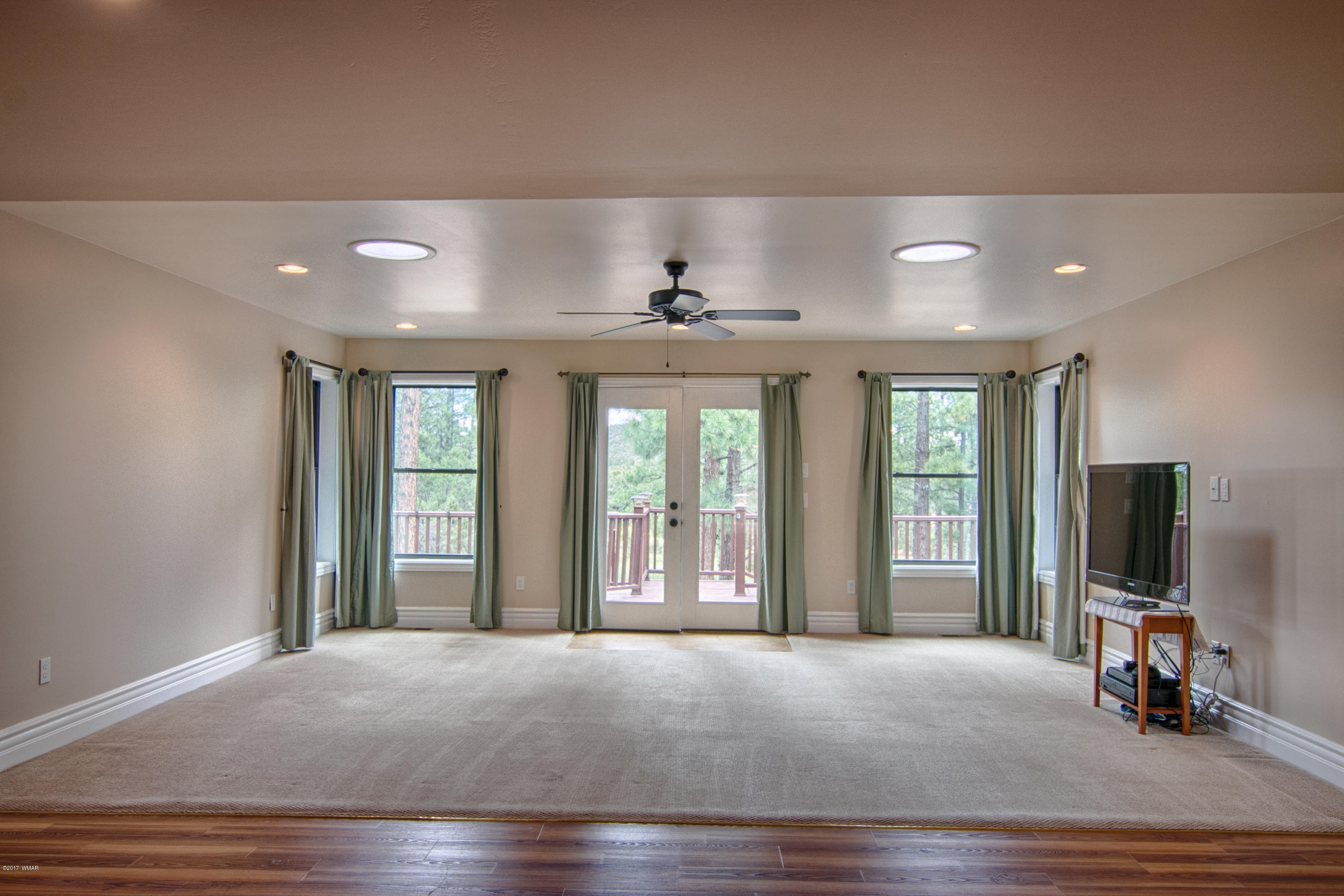 1521 Cardinal Lane Show Low, AZ 85901 - Photo 13 of 64