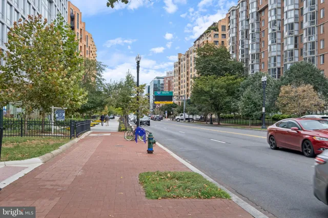 $577,000 | 555 Massachusetts Avenue Northwest, Unit 1319, Washington, DC 20001