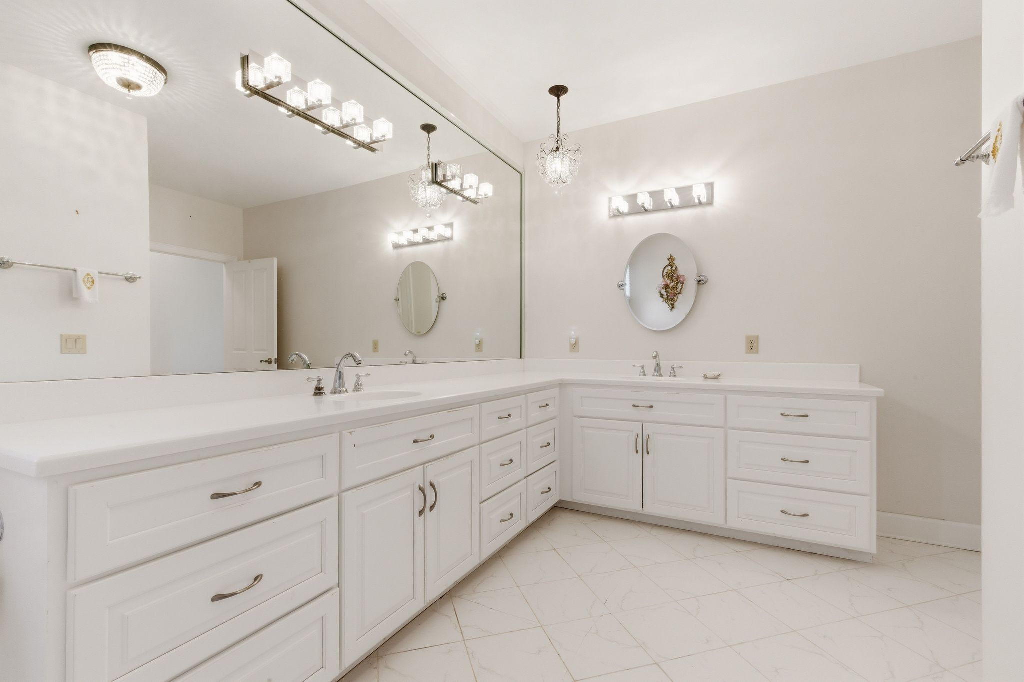 528 Country Club Drive Dickson, TN 37055 - Photo 39 of 55 a spacious bathroom with double sink and a mirror