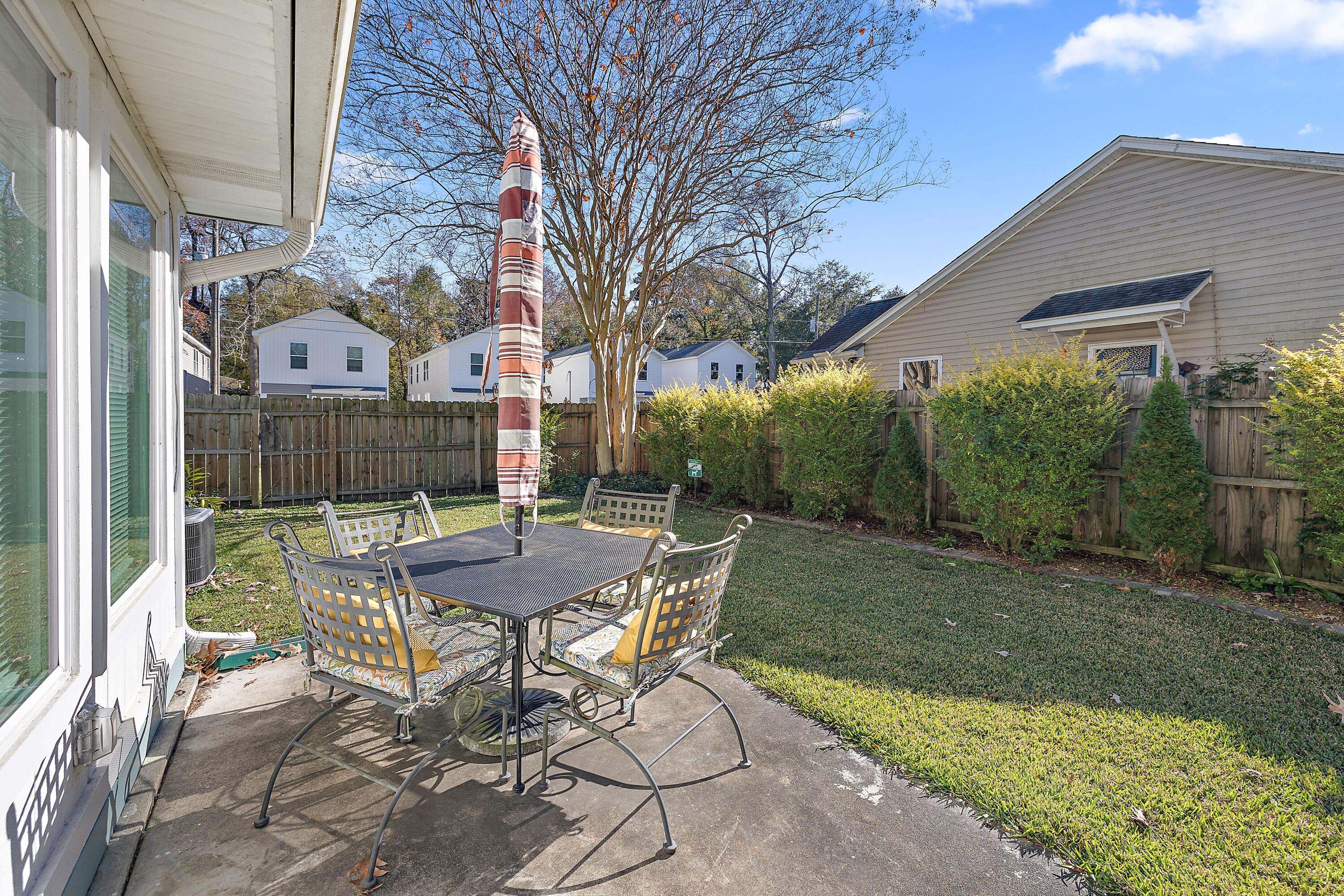 1109 Berkeley Street Hanahan, SC 29410 - Photo 25 of 27 BN0A0291