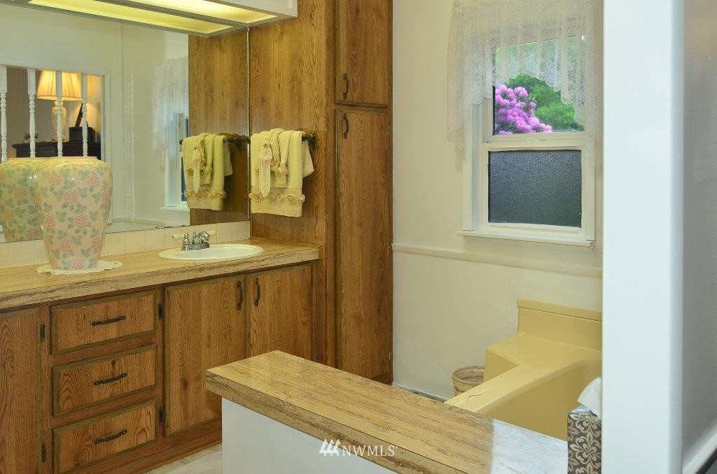 4802 Meridian Road Southeast Olympia, WA 98513 - Photo 14 of 24 Gallery Image 14