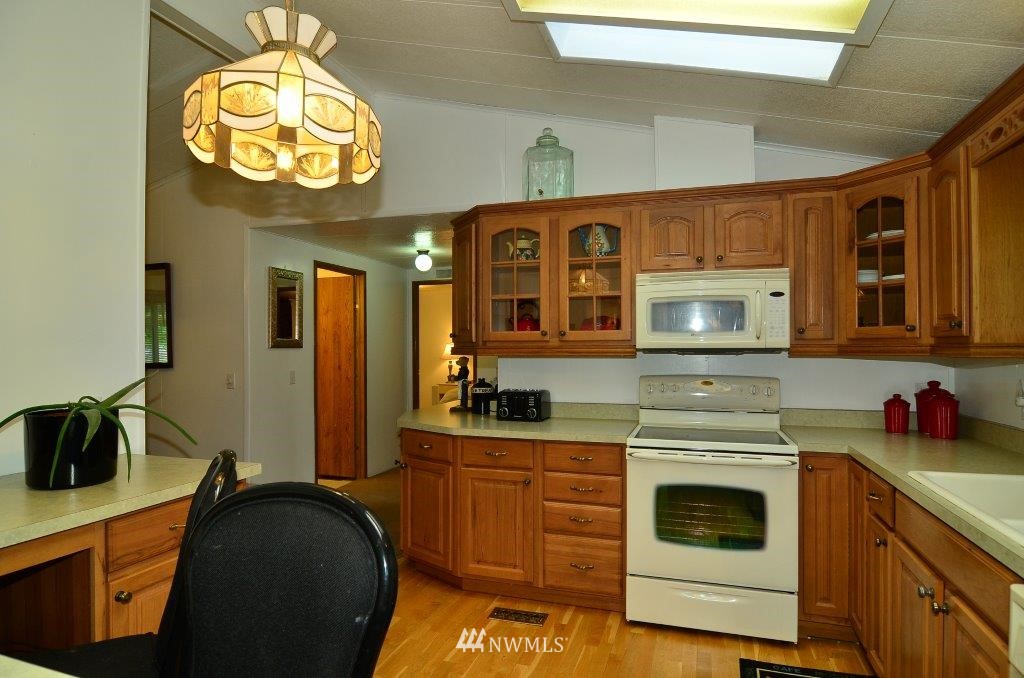 4802 Meridian Road Southeast Olympia, WA 98513 - Photo 6 of 24 Gallery Image 6