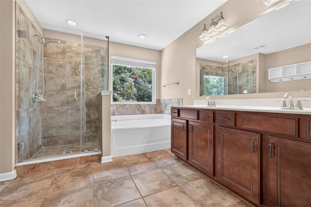 1572 Lenox Overlook Road Atlanta, GA 30329 - Photo 38 of 44