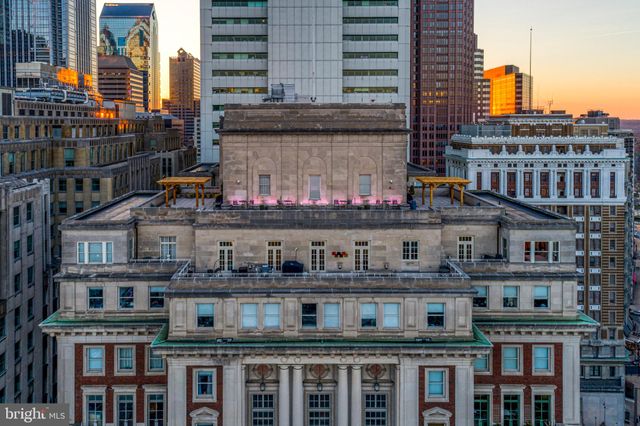 $2,100,000 | 1600 Arch Street, Unit 1917, Philadelphia, PA 19103