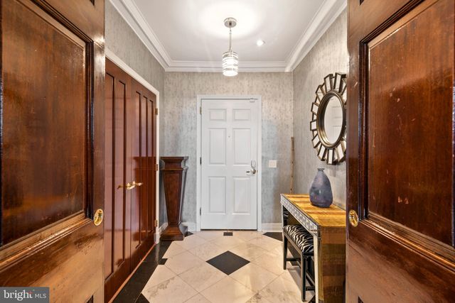 $2,100,000 | 1600 Arch Street, Unit 1917, Philadelphia, PA 19103