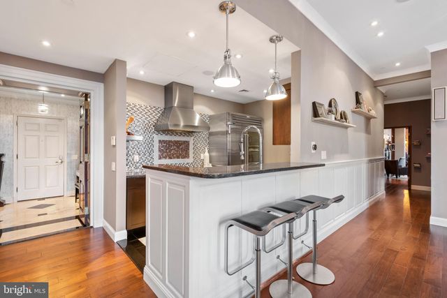 $2,100,000 | 1600 Arch Street, Unit 1917, Philadelphia, PA 19103