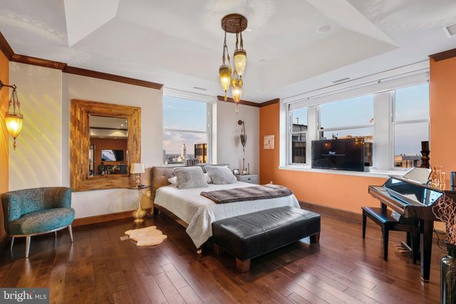 $2,100,000 | 1600 Arch Street, Unit 1917, Philadelphia, PA 19103