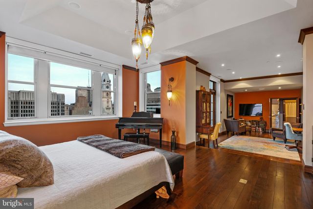 $2,100,000 | 1600 Arch Street, Unit 1917, Philadelphia, PA 19103